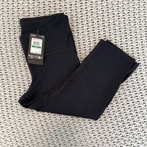 NWT Under Armour Fly Fast Speed Capris